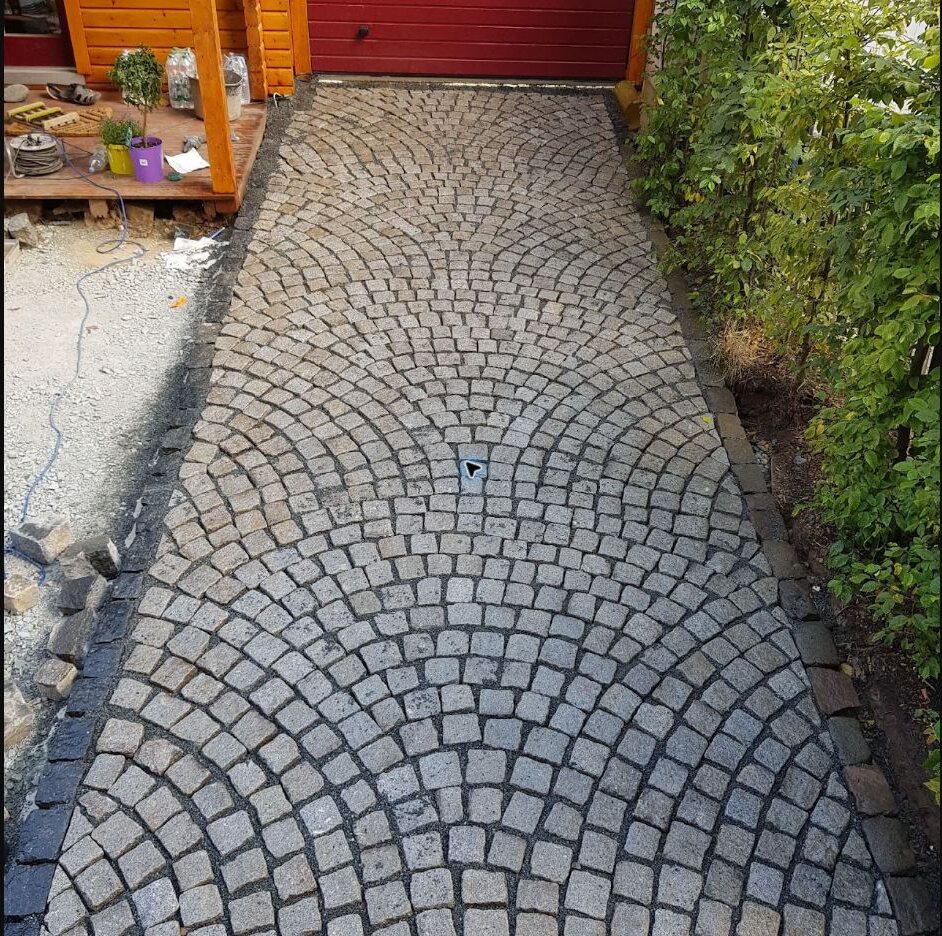 Bogenförmige Pflasterung